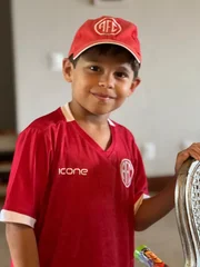 Alex Escobar publicou foto do filho durante desabafo. Alex Escobar publicou foto do filho durante desabafo.
