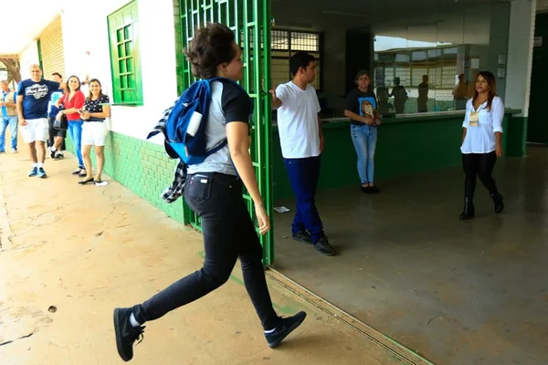 DF reforça segurança e fiscalização de trânsito em dia de provas do Enem