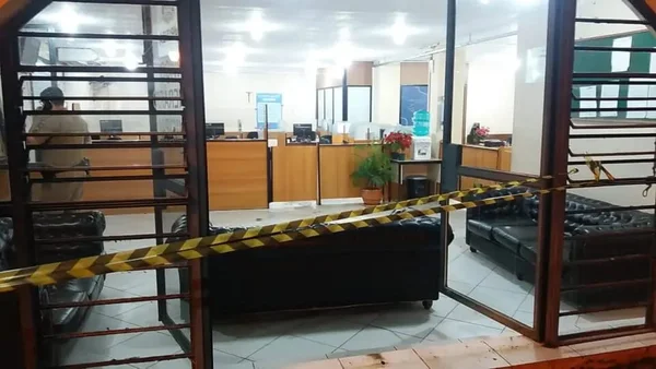 Mulher leva tiro e morre em cemitério enquanto liberava corpo