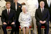 Príncipe Harry, rainha Elizabeth e príncipe Andrew Príncipe Harry, rainha Elizabeth e príncipe Andrew