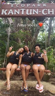 Rebeca viajou na companhia de amigas também ginastas