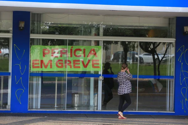 Com greve de peritos, brasiliense demora até 80 dias para ter atendimento no INSS