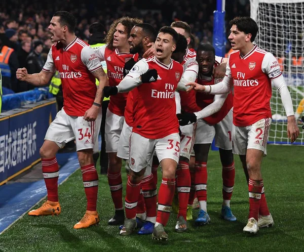 Com golaço de Martinelli, Arsenal arranca empate com Chelsea