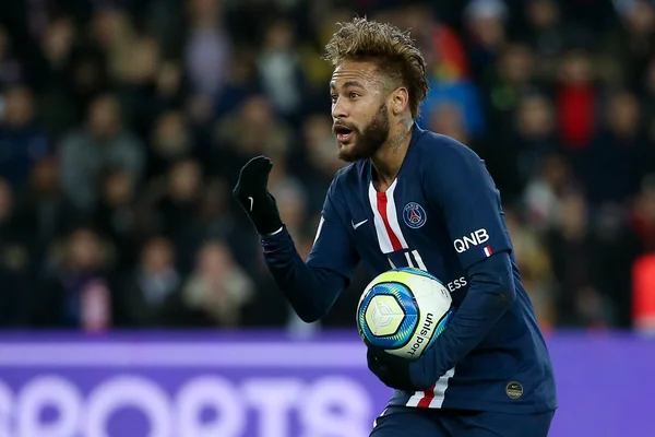 Neymar não é mais “todo poderoso” no PSG, diz jornal