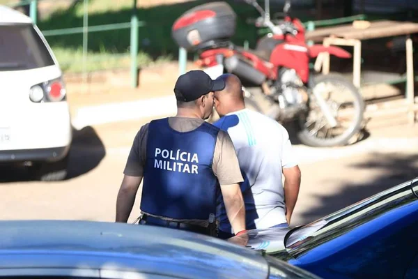 Sete PMs envolvidos em grilagem de terras são presos pela PCDF e MP