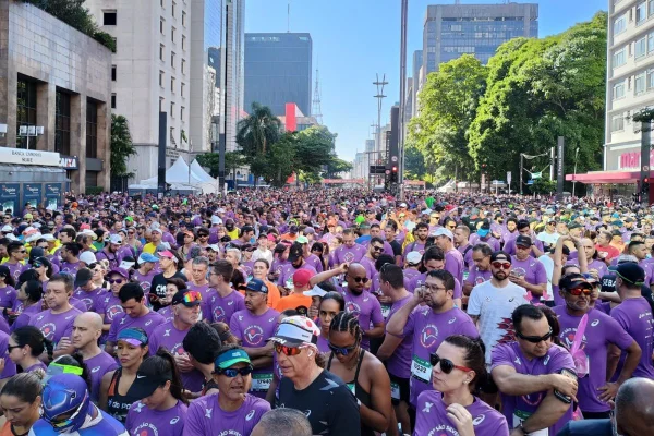 Imagem mostra corrida de São Silvestre, em São Paulo - Metrópoles