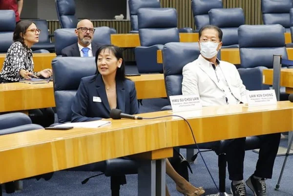 LAW KIN CHONG E A ESPOSA EM CPI NA CÂMARA MUNICIPAL - METRÓPOLES