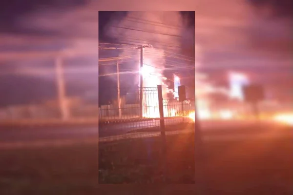 Vídeo: explosão em poste de energia assusta moradores na Asa Norte