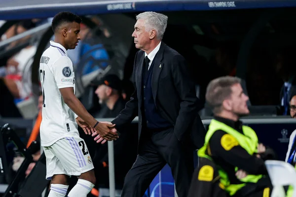 Clima tenso! Rodrygo recebe bronca de Ancelotti por não cumprimentá-lo