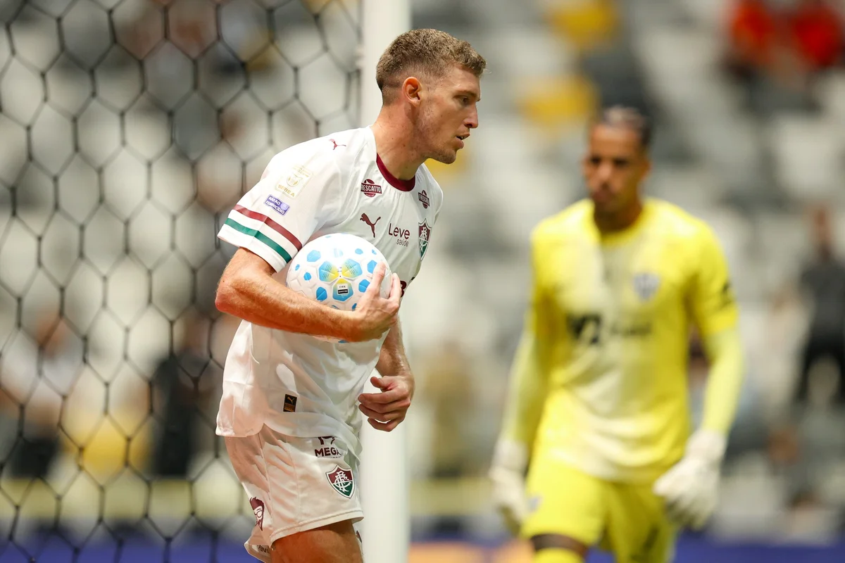 Castillo fez o gol de honra do Fluminense na derrota por 3 x 1 para o Atlético-MG. Castillo fez o gol de honra do Fluminense na derrota por 3 x 1 para o Atlético-MG.