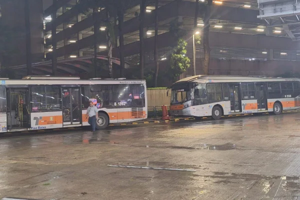 Ônibus parados durante greve em SP