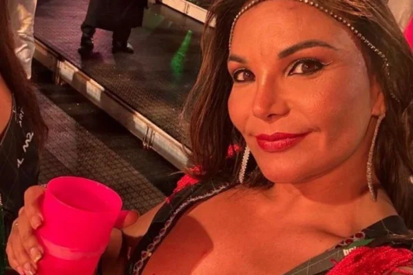 Foto colorida de Danielle Buenaga_Mulher acusada de morder pessoas em camarote da Sapucaí - Metrópoles