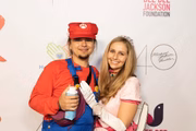 Prince Jackson e Molly posam fantasiados em evento 
