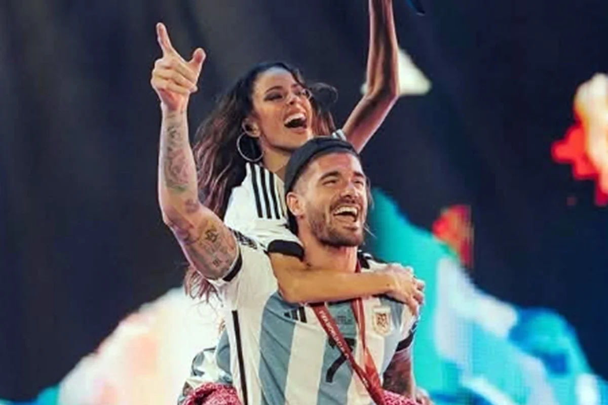 Rodrigo De Paul, da Argentina, com a noiva, Tini Stoessel Rodrigo De Paul, da Argentina, com a noiva, Tini Stoessel