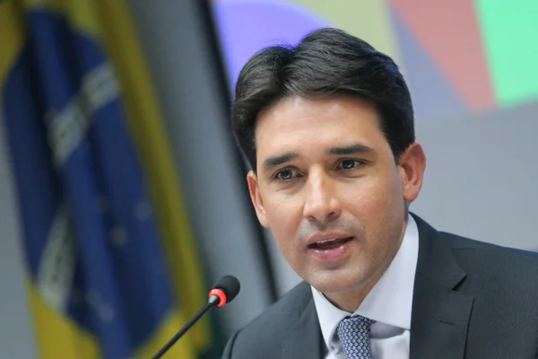 Ministro diz que paralisação em portos e aeroportos não causa prejuízo