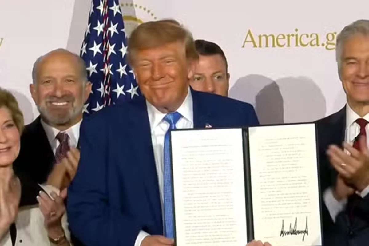 Governo Trump lança IA para ajudar usuários