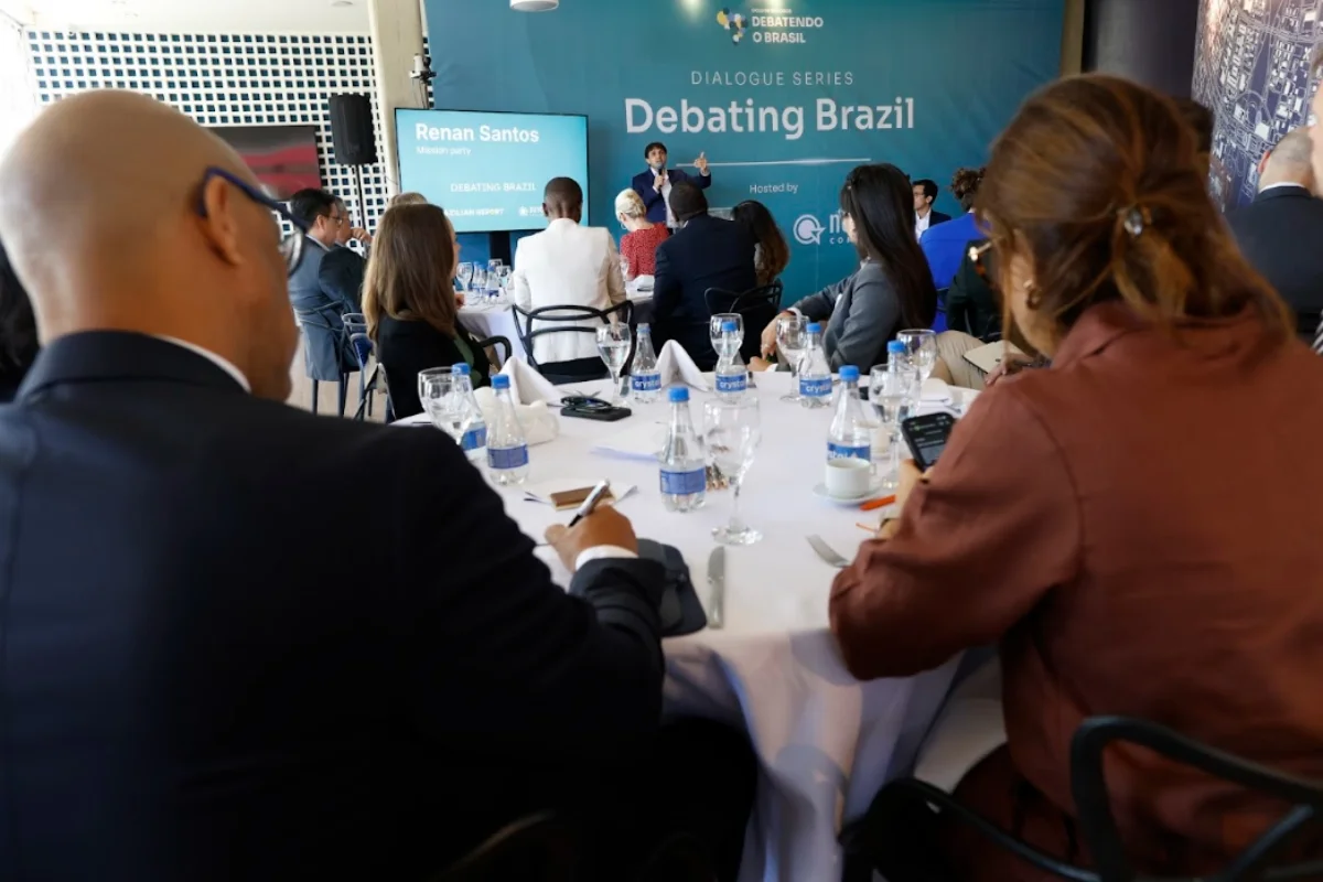 Renan Santos no evento Debating Brazil Renan Santos no evento Debating Brazil