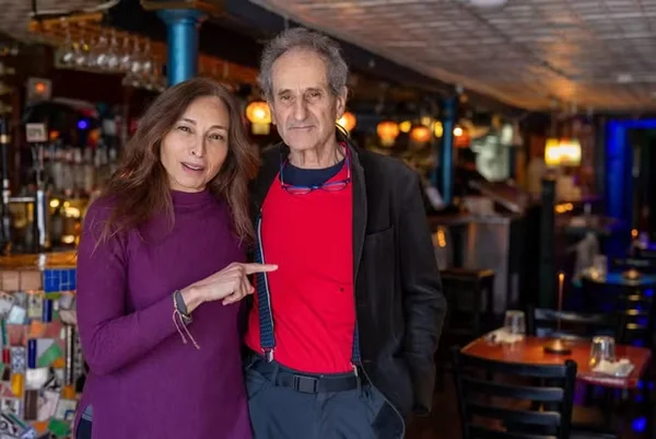 Aos 76 anos, dono de restaurante leva golpe e é salvo por vaquinha
