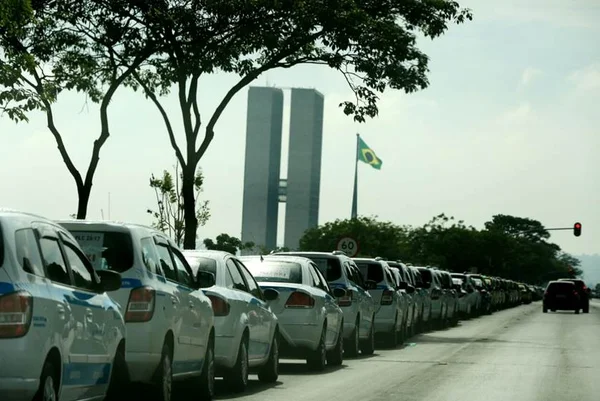 Senado vota proposta que muda regras para motoristas de aplicativos