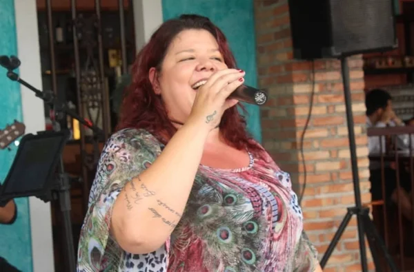 Cantora goiana Cláudia Garcia morreu com Covid