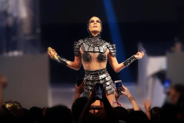 Com saudades de festa, Claudia Leitte garante que terá Carnaval em 2021