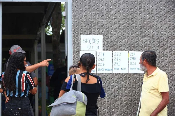 Crimes eleitorais e pessoas com mal-estar: veja como foi 1º turno no DF