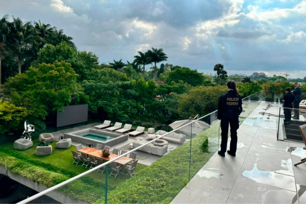 Mansão de Daniel Vorcaro no Jardim América, em São Paulo Mansão de Daniel Vorcaro no Jardim América, em São Paulo