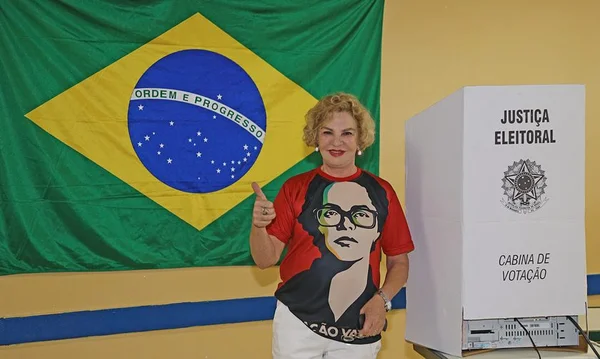 Dona Marisa queria informações da obra no sítio, diz à PF ex-assessor de Lula