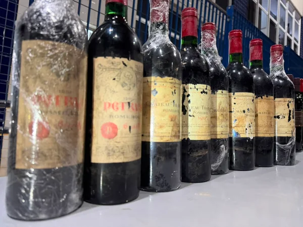 Receita apreende carro com vinhos raros avaliados em meio milhão - Metrópoles
