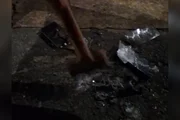 Uma terceira pessoa foi indiciada por destruir um celular onde continha provas Uma terceira pessoa foi indiciada por destruir um celular onde continha provas