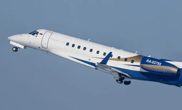 Fotografia colorida de jato particular Legacy 600