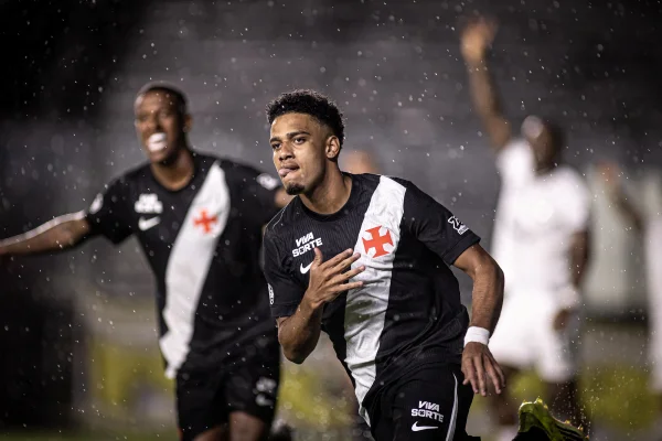 Vasco visita o Santos em primeira partida após demissão de Diniz