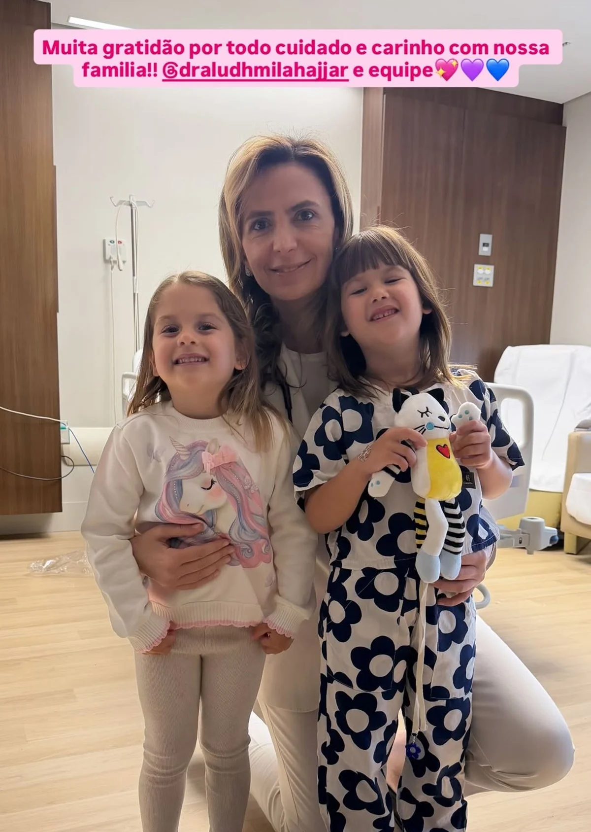 Virginia Fonseca agradece atendimento da médica às duas filhas, Maria Floe e Maria Alice Virginia Fonseca agradece atendimento da médica às duas filhas, Maria Floe e Maria Alice