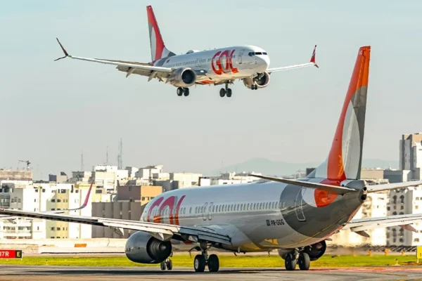 foto colorida de aeronave da Gol Linhas Aéreas - Metrópoles