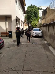 Policiais federais recolhem documentos, computadores e celulares em cinco endereços