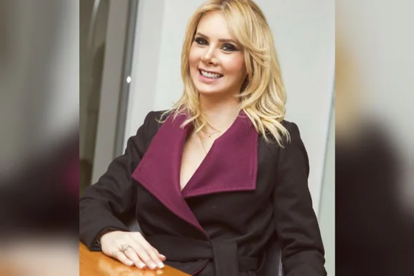 Diretora demitida tem acesso à Apex bloqueado: ela nega confusão