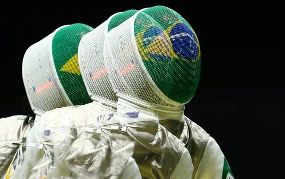 Brasileiras perdem na espada por equipes e são eliminadas na esgrima