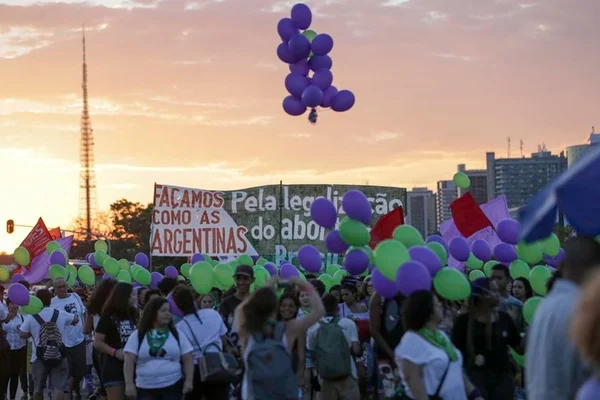 Senado da Argentina se divide sobre descriminalização do aborto