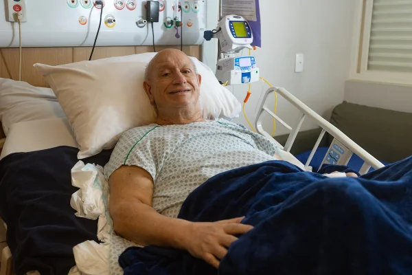 Quem é o médico do DF levado ao cinema após quase um ano internado