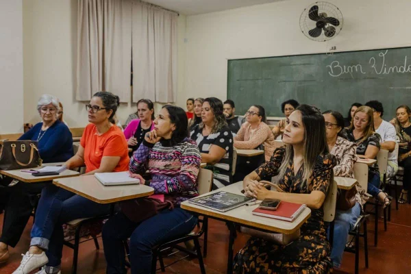 imagem colorida curso para professores anapolis