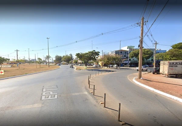 Motorista de Kombi morre e outro fica ferido em batida no Balão do Paranoá