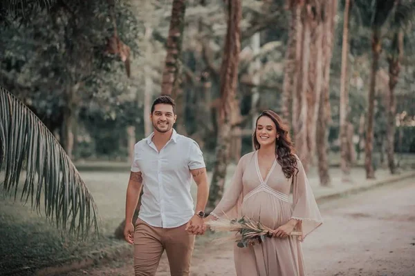 Diogo Mussi, irmão de Rodrigo Mussi, e esposa