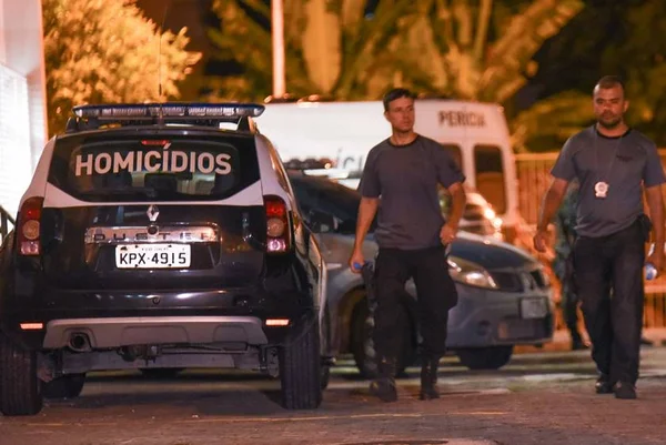 Após mais de cinco horas, termina simulação de caso Marielle
