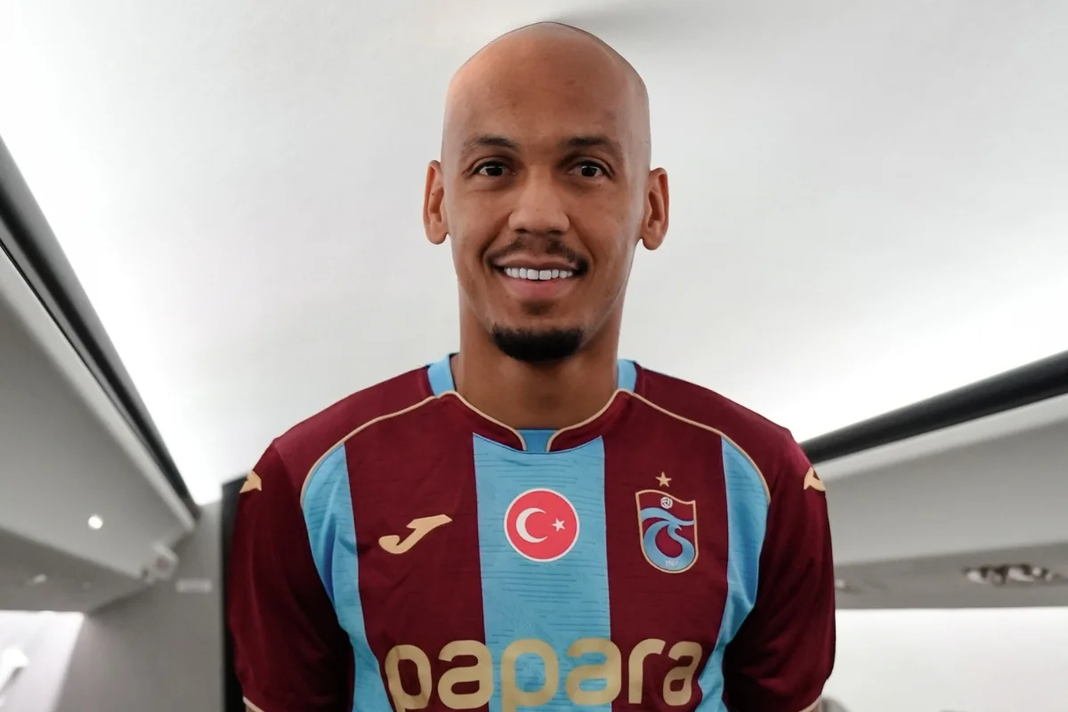 Fabinho reencontrará Salah após passagem no Liverpool Fabinho reencontrará Salah após passagem no Liverpool