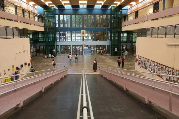 Faculdade de Filosofia, Letras e Ciências Humanas da USP - Metrópoles