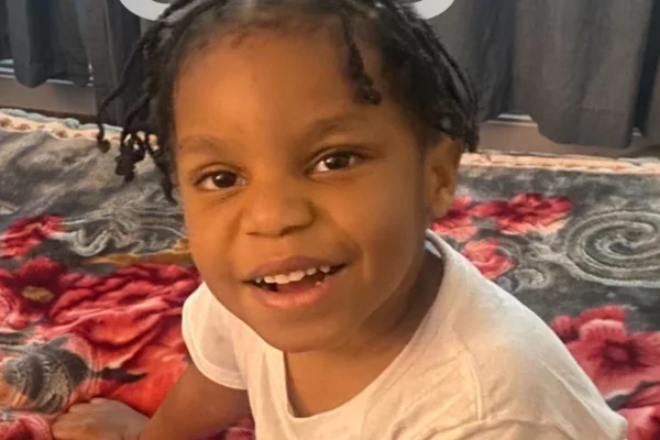 Menino de 5 anos é encontrado morto em lixeira nos EUA após agressão