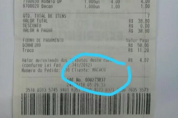 Atendente do Burger King chama cliente negro de “macaco” em pedido