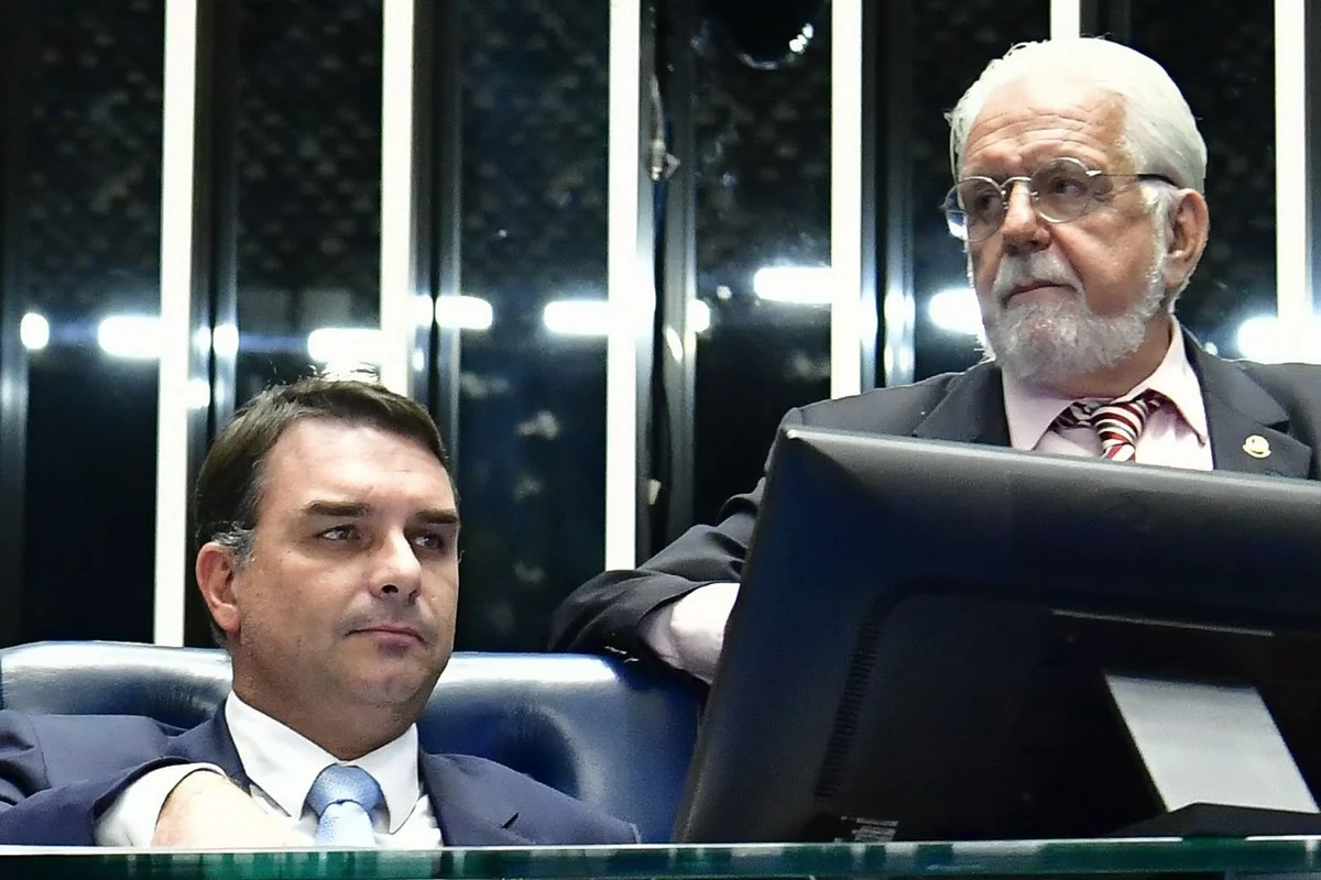 Por que Flávio Bolsonaro se complicou mais que Wagner?