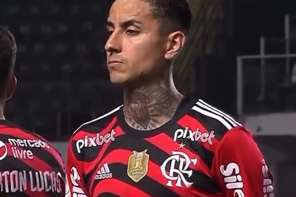 Gafe: Flamengo usa patch de campeão errado em partida contra o Santos
