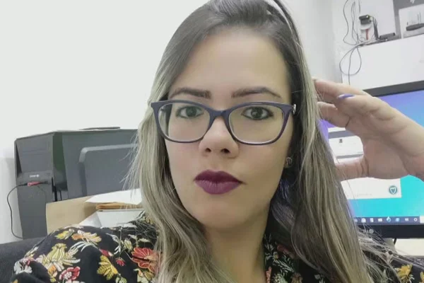 Imagem colorida mostra mulher que morreu baleada - Metrópoles